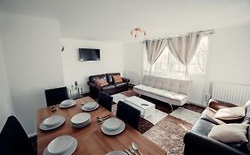 Comfy Home-Wood Green